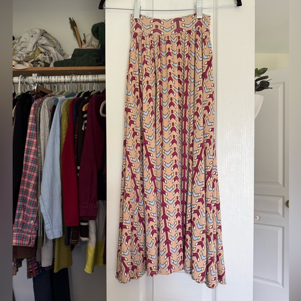 Geometric Patterned Midi Skirt